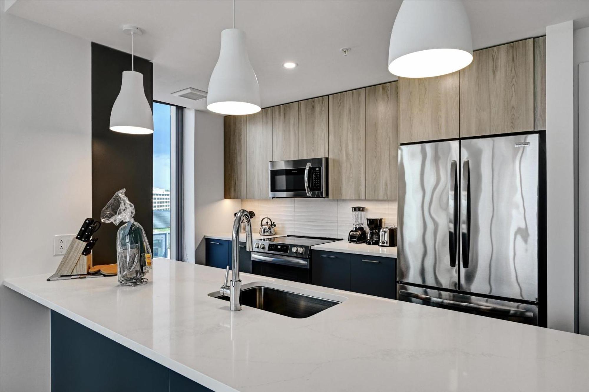 Global Luxury Suites At Town Center 莱斯顿 外观 照片