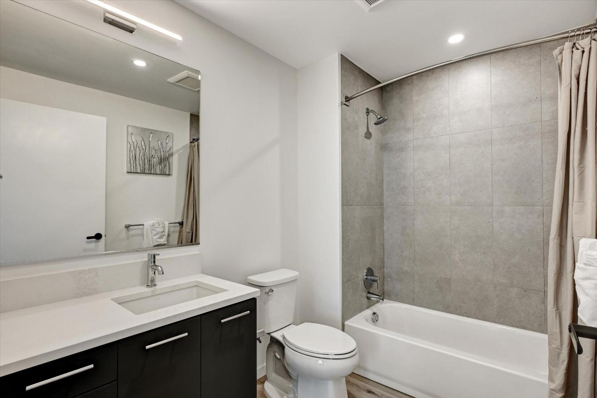 Global Luxury Suites At Town Center 莱斯顿 外观 照片