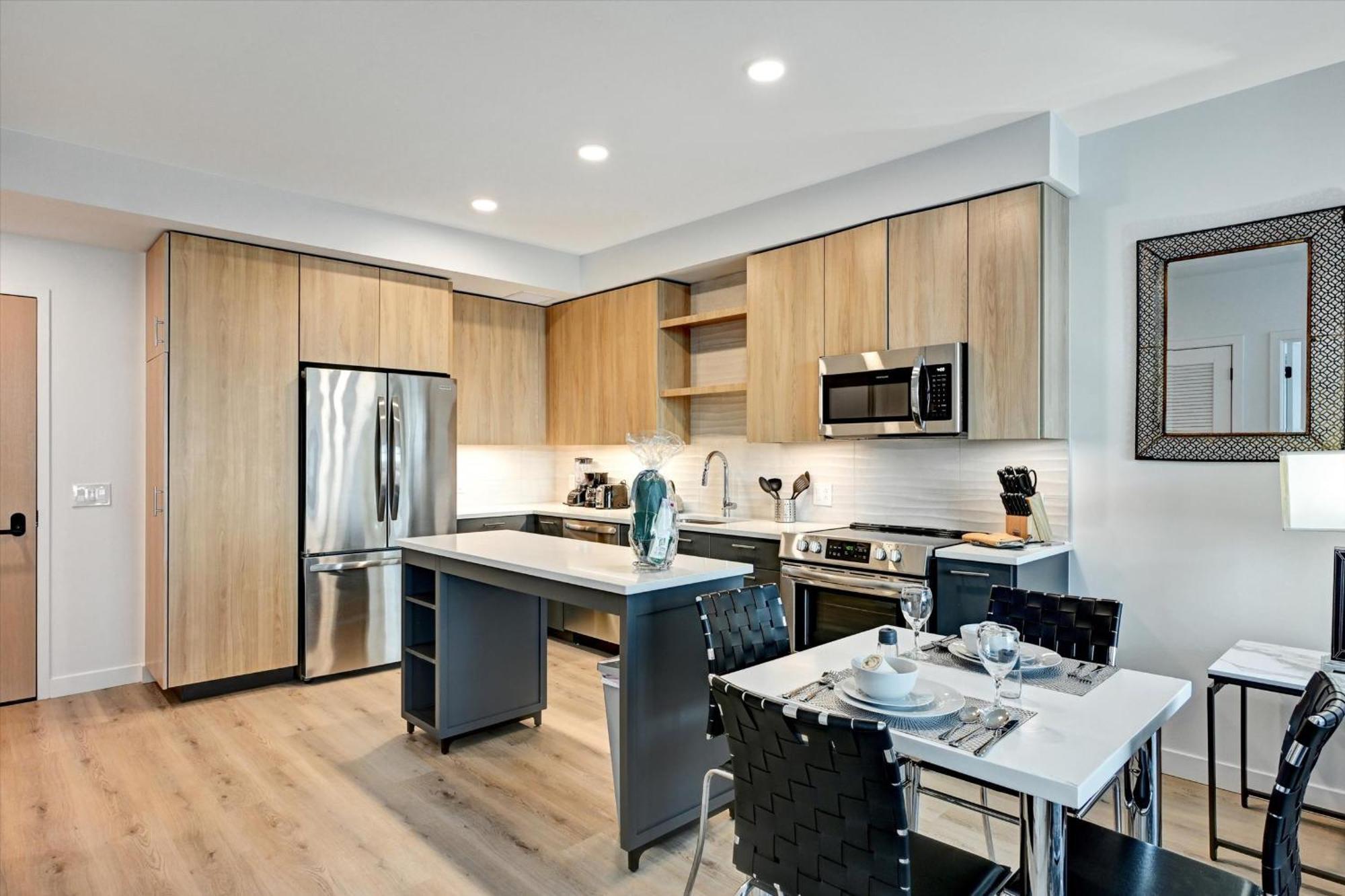 Global Luxury Suites At Town Center 莱斯顿 外观 照片